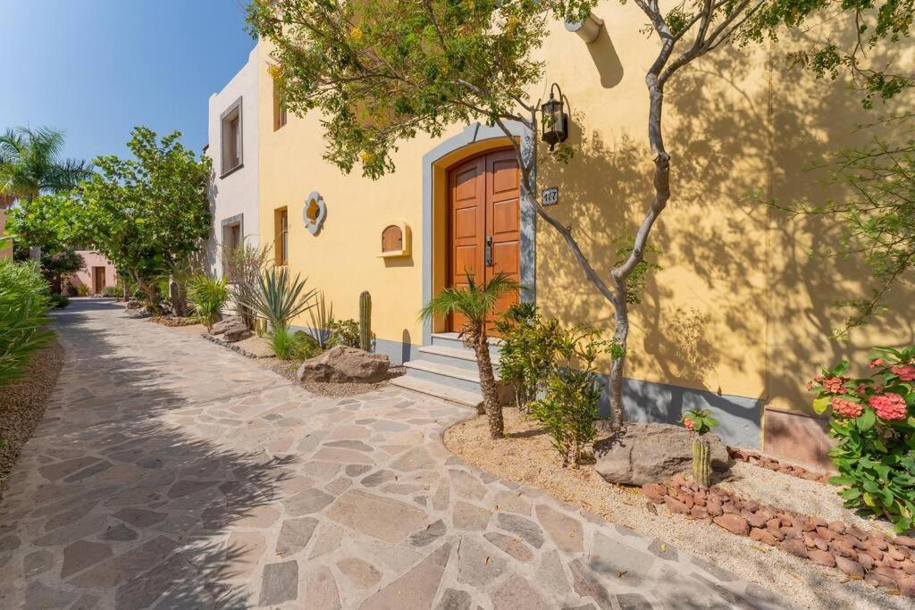 Villa Casa Amarilla By Casago à Loreto  Extérieur photo